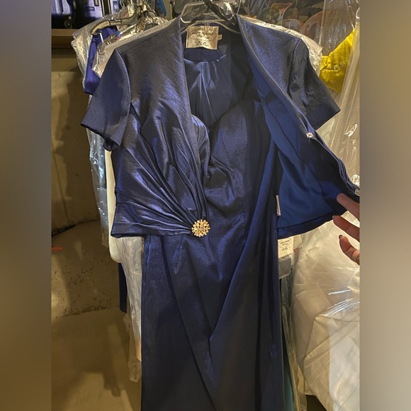 Kathy Ireland 2Be Mother’s Dress & Jacket - Picture 2 of 3